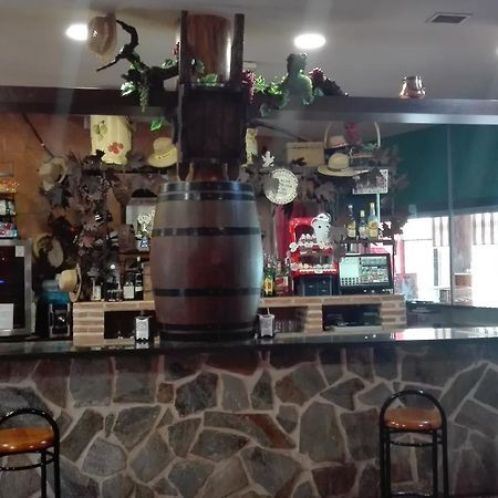 Hostal La Aldaba Montearagon Exterior foto
