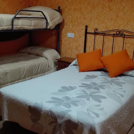 Hostal La Aldaba Montearagon Exterior foto