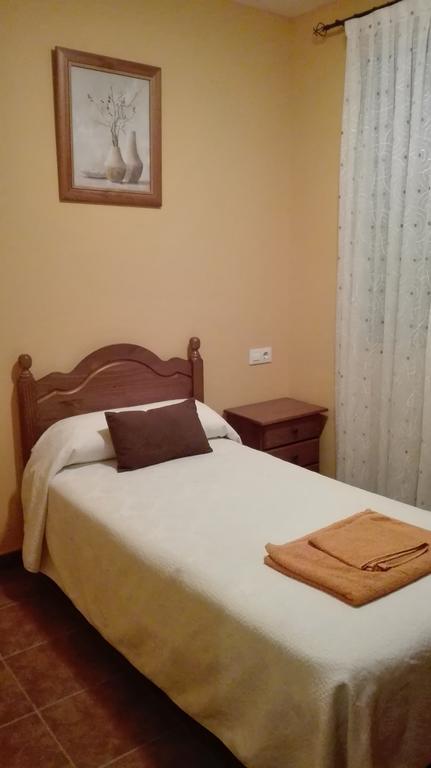 Hostal La Aldaba Montearagon Exterior foto