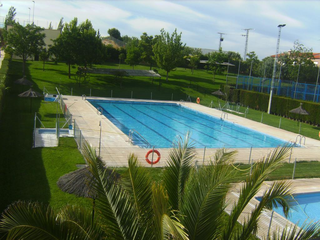 Hostal La Aldaba Montearagon Exterior foto