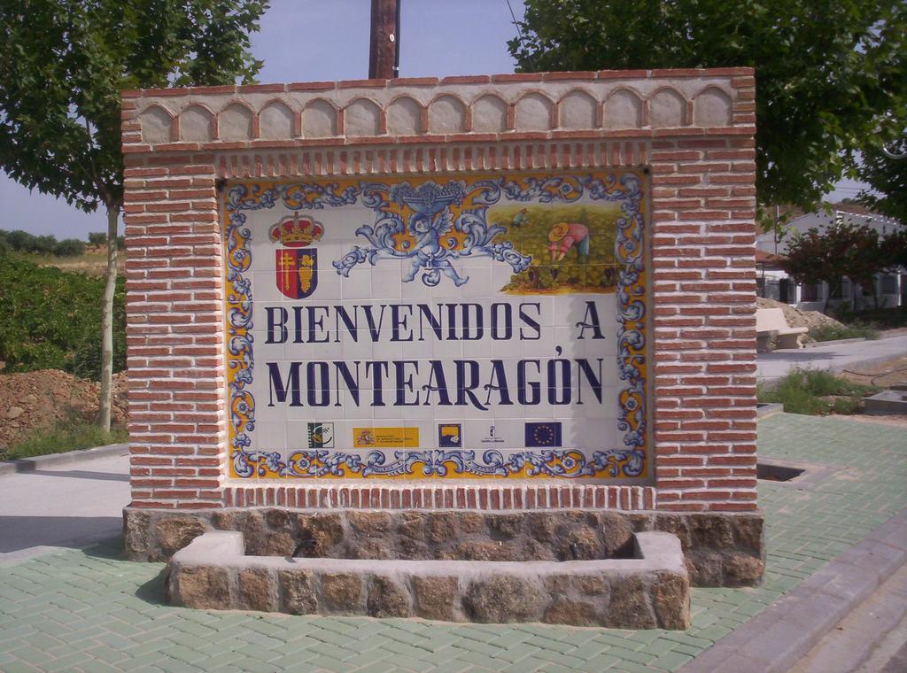 Hostal La Aldaba Montearagon Exterior foto