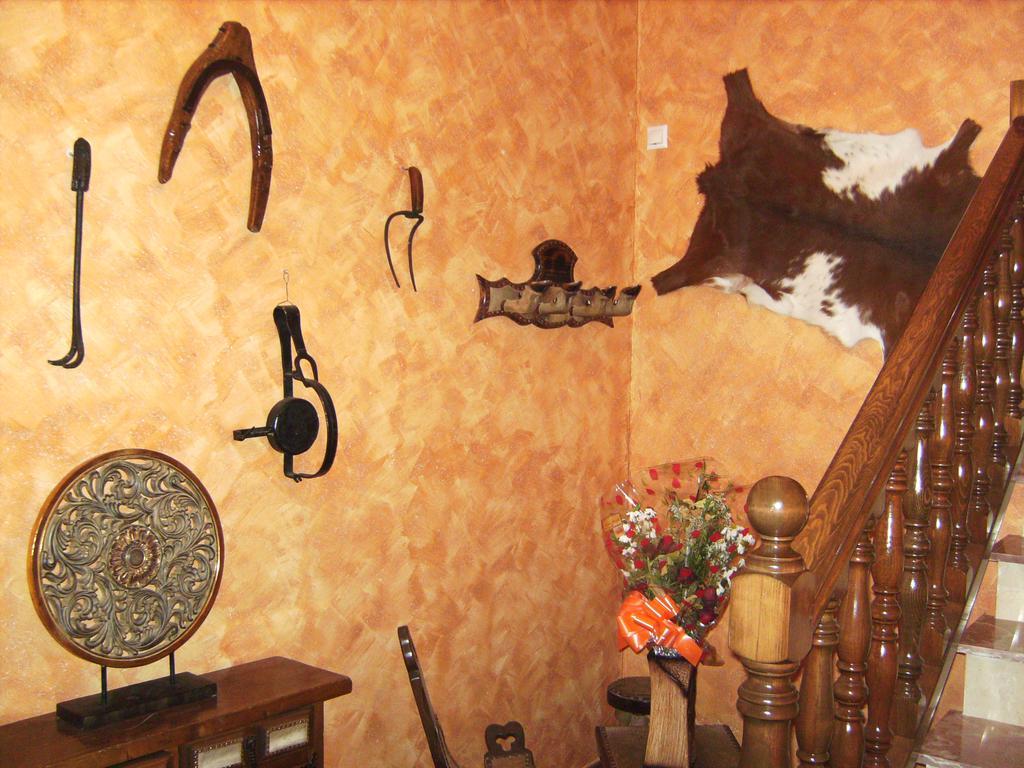 Hostal La Aldaba Montearagon Exterior foto