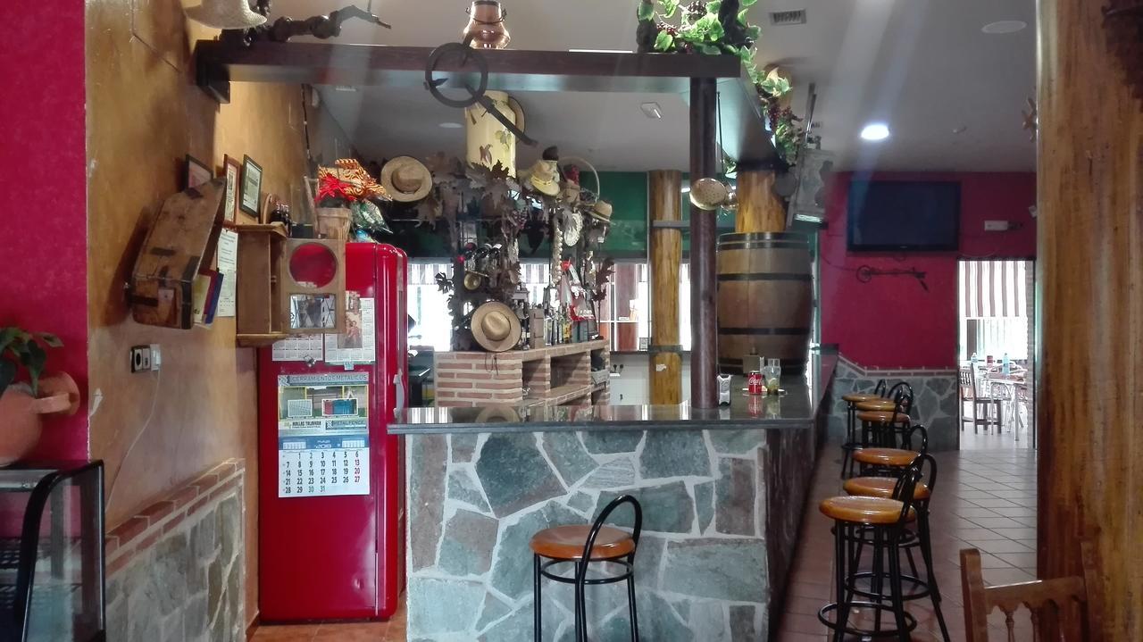 Hostal La Aldaba Montearagon Exterior foto