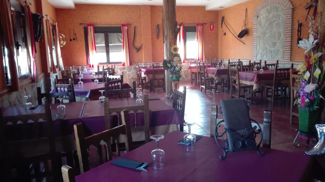 Hostal La Aldaba Montearagon Exterior foto